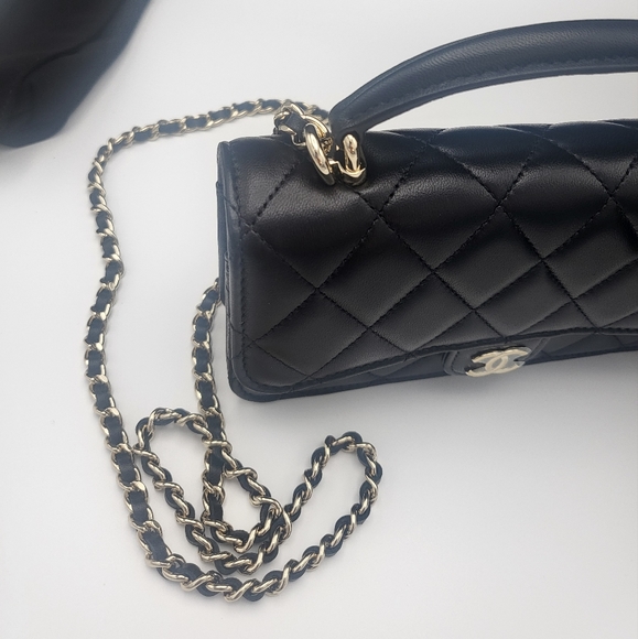 Brand new 2023 authentic Chanel flap phone holder with chain with top handle - Picture 14 of 15